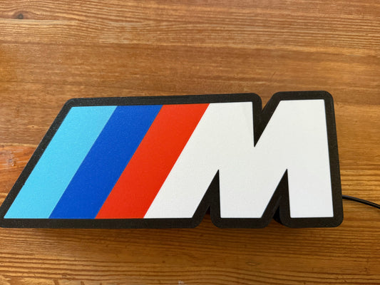 Logo lumineux LED « M » BMW – 25 cm – Enseigne murale garage – Cadeau fan BMW M