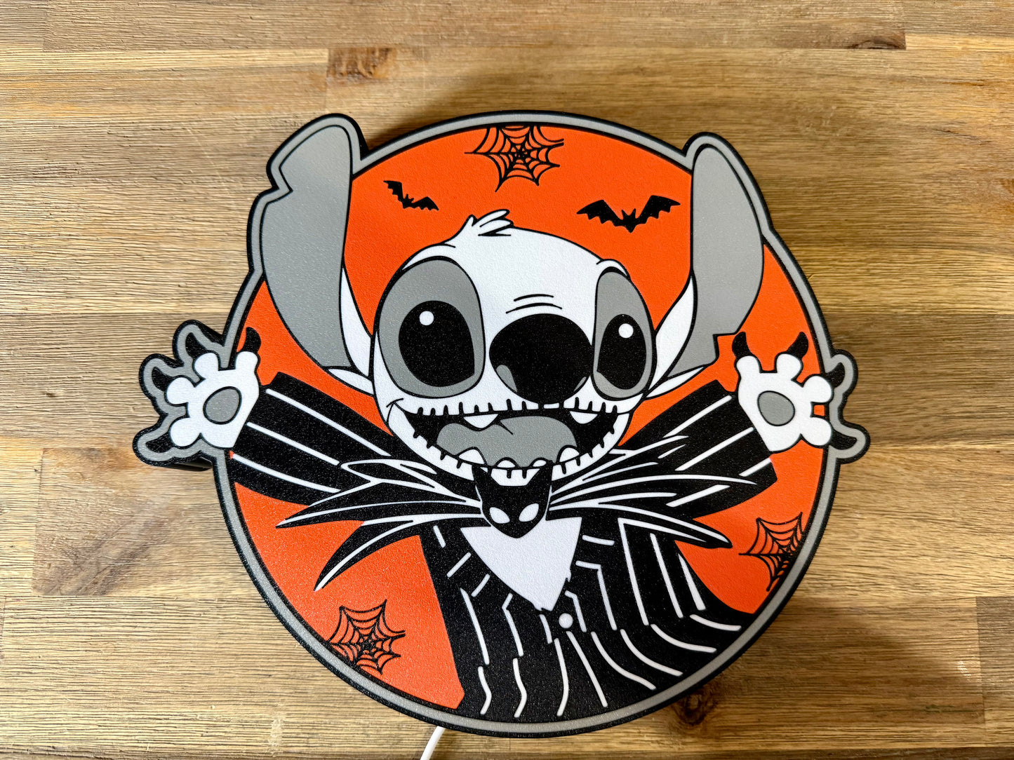 Logo lumineux Stitch Halloween – Décoration murale lumineuse 26x22x3 cm