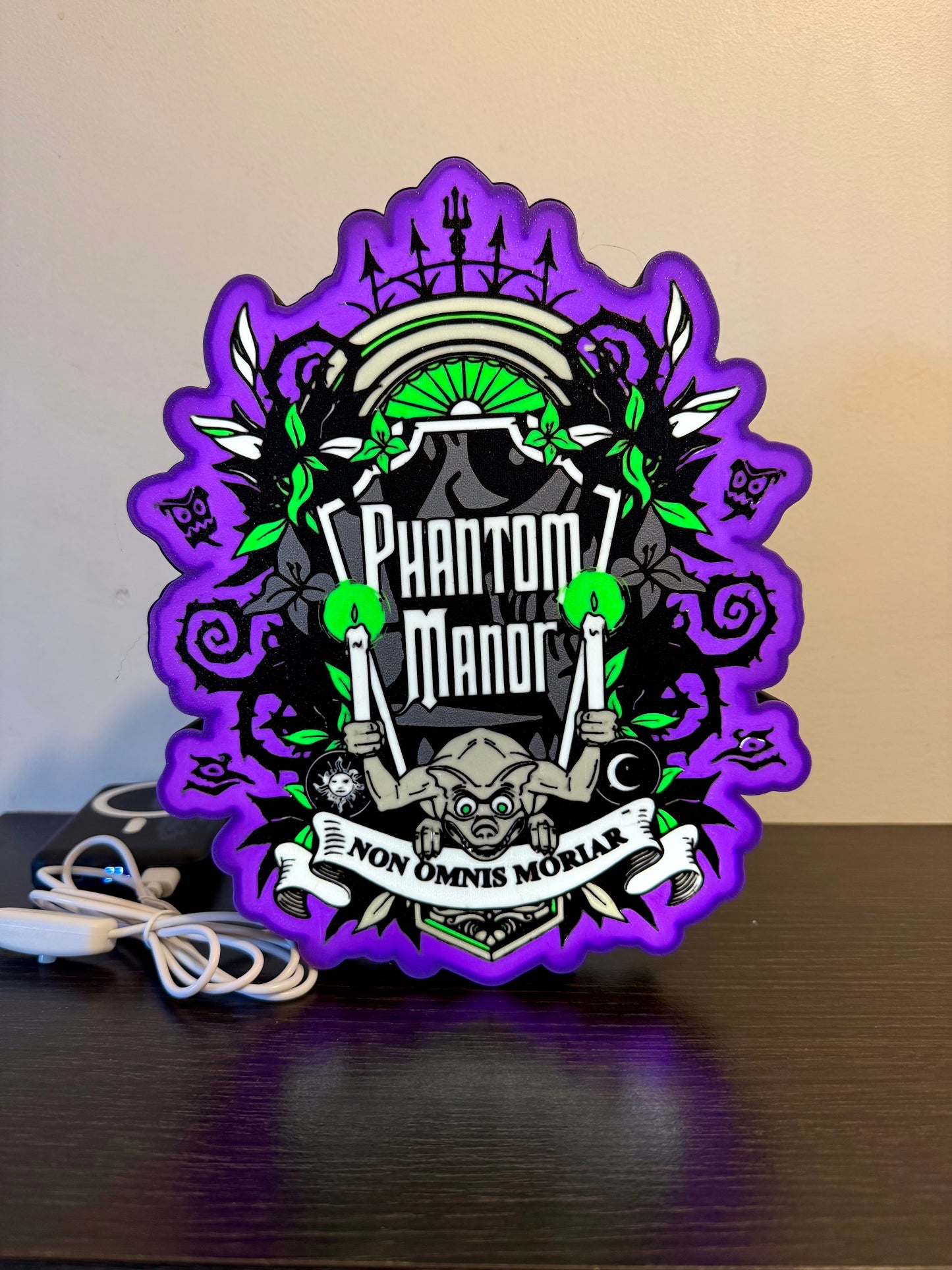 Plaque lumineuse Phantom Manor – Décoration Disney & Halloween