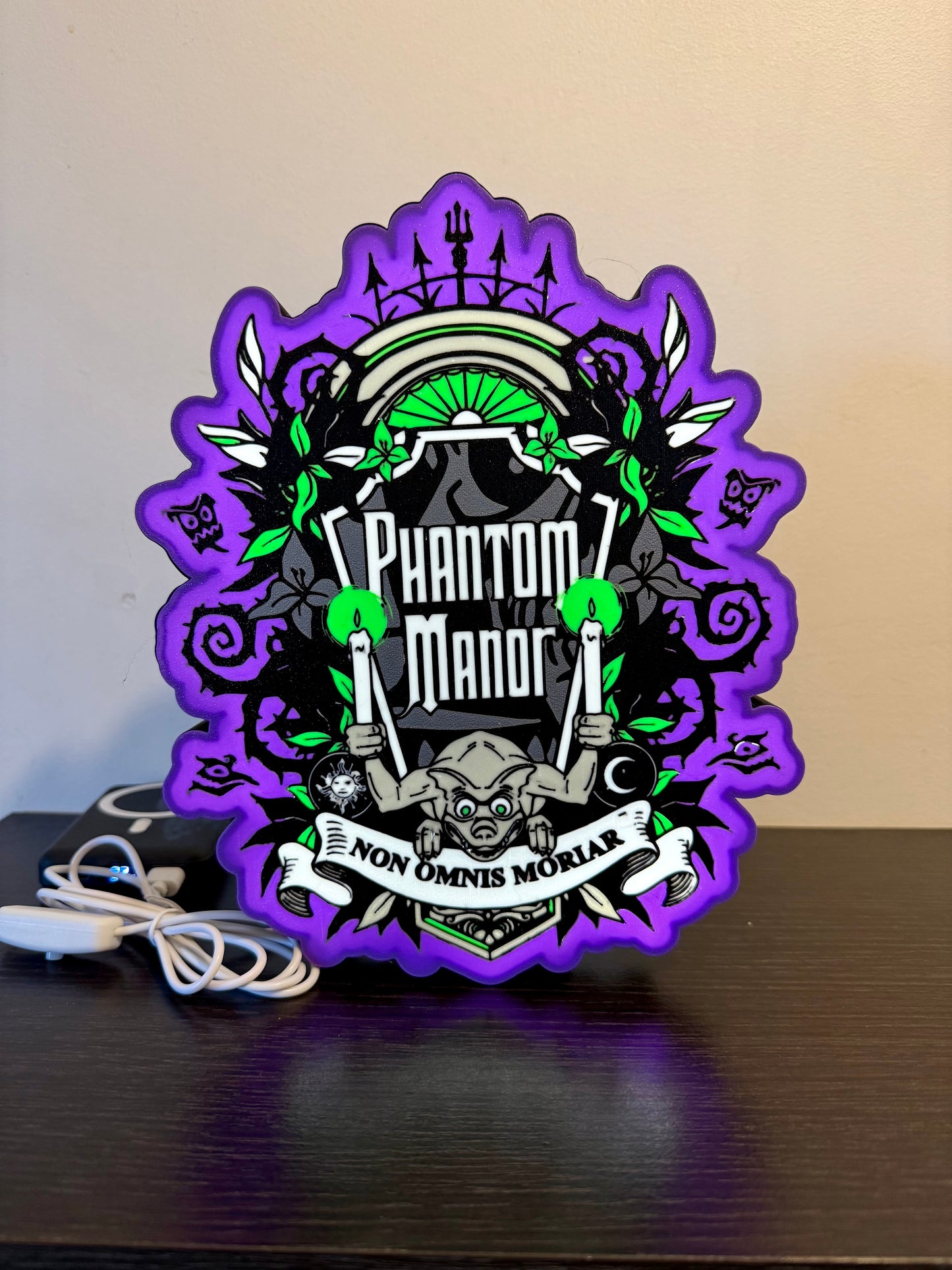 Plaque lumineuse Phantom Manor – Décoration Disney & Halloween
