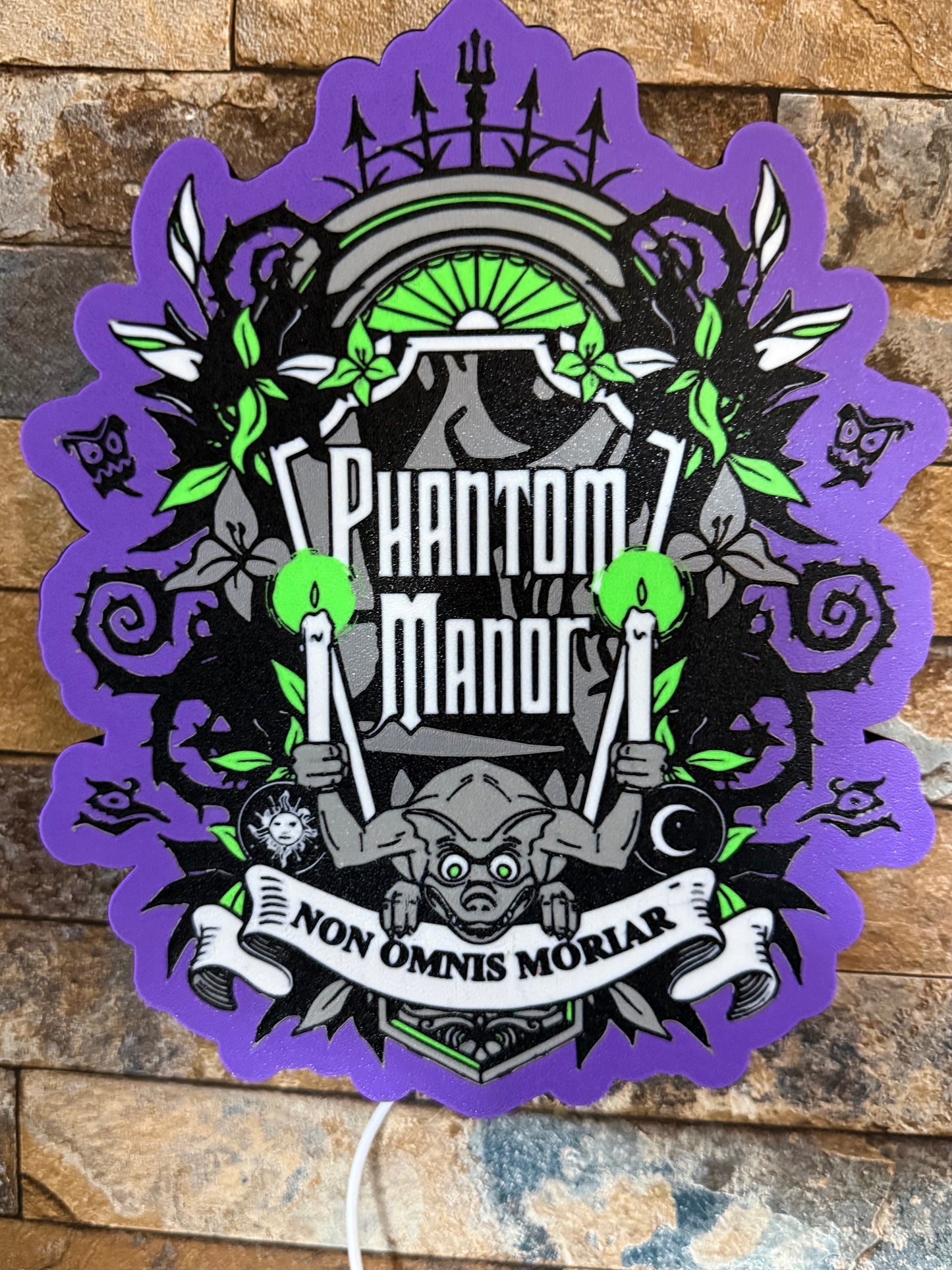 Plaque lumineuse Phantom Manor – Décoration Disney & Halloween