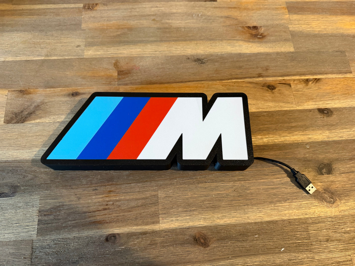 Logo lumineux LED « M » BMW – 25 cm – Enseigne murale garage – Cadeau fan BMW M