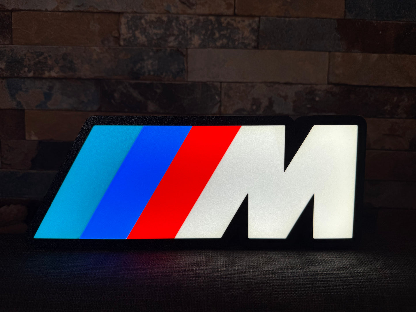 Logo lumineux LED « M » BMW – 25 cm – Enseigne murale garage – Cadeau fan BMW M