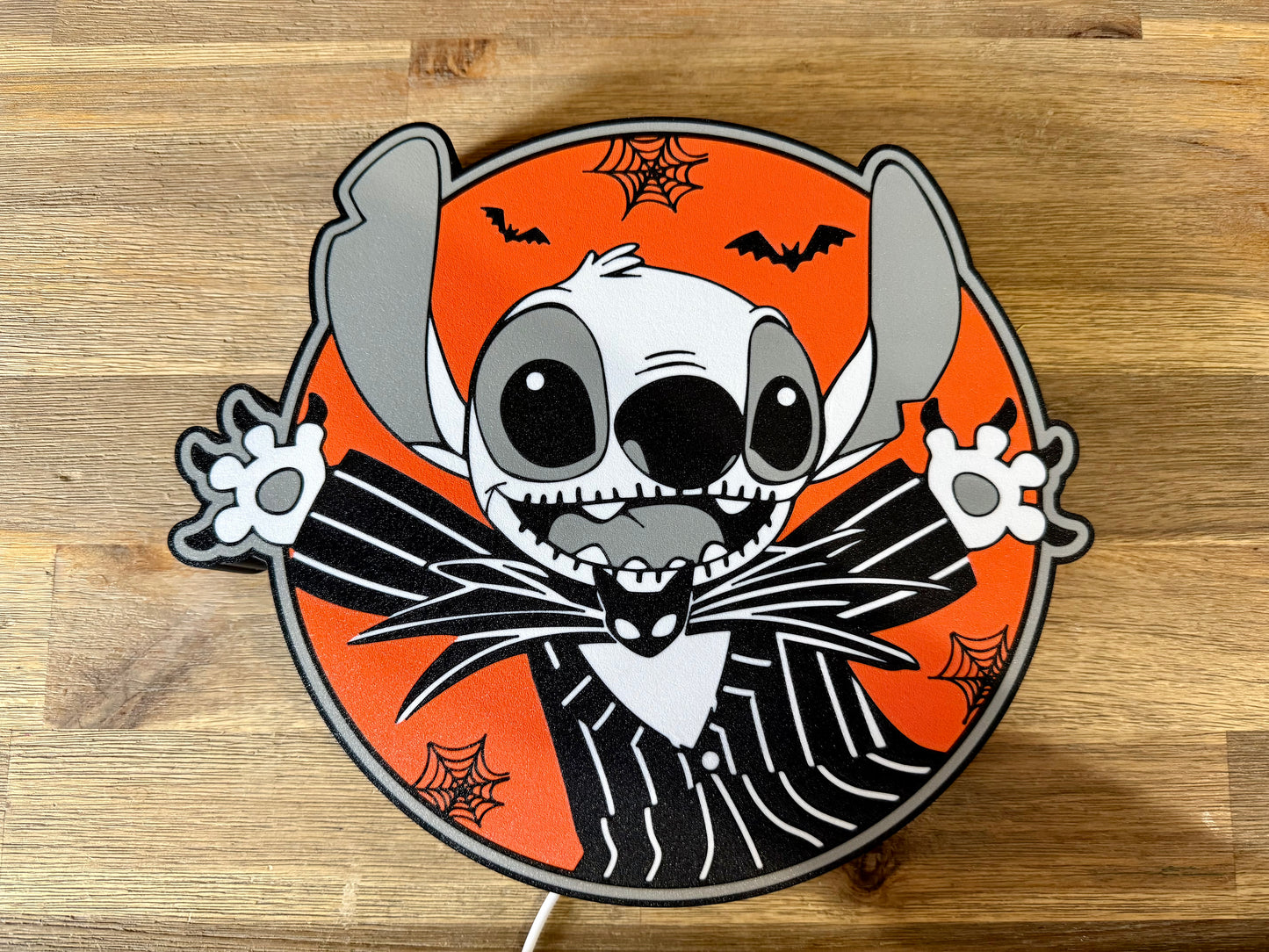 Logo lumineux Stitch Halloween – Décoration murale lumineuse 26x22x3 cm