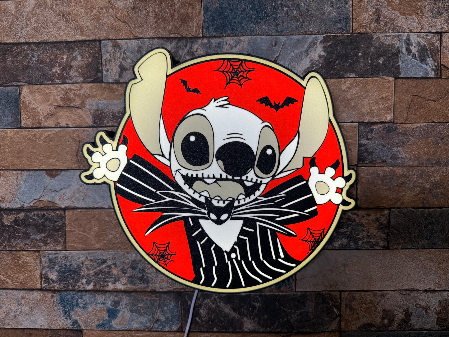 Logo lumineux Stitch Halloween – Décoration murale lumineuse 26x22x3 cm