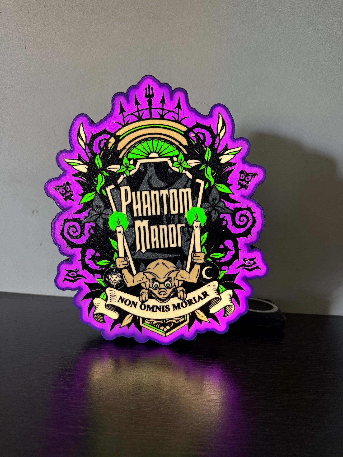 Plaque lumineuse Phantom Manor – Décoration Disney & Halloween
