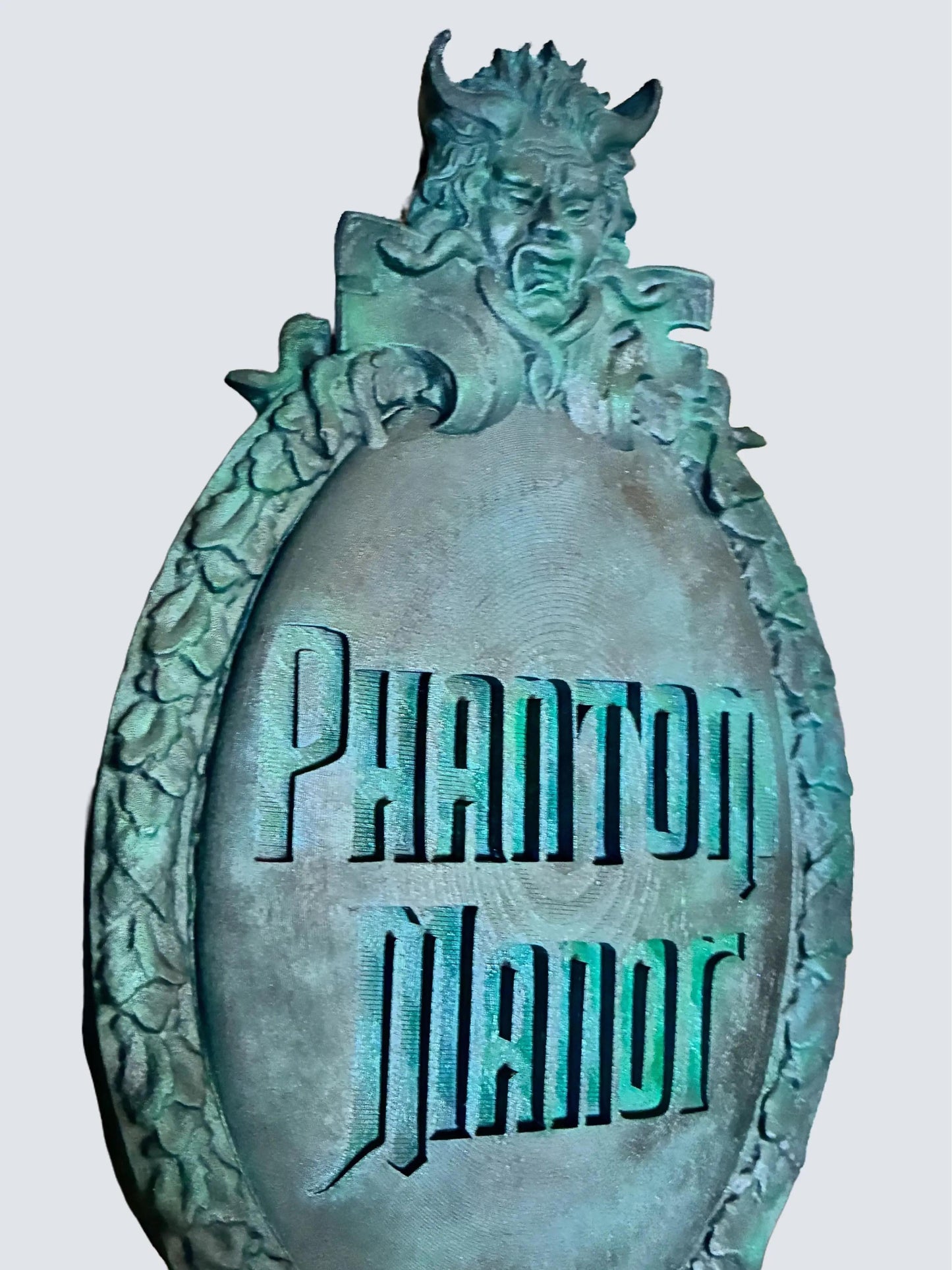 Plaque Phantom Manor décoration maison Logo - Disneyland Paris - Walt Disney World Props plaque décorative. inspiration Frontierland. Mélanie Ravenswood